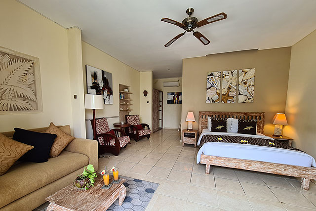 Bali Hotelzimmer mit Meerblick